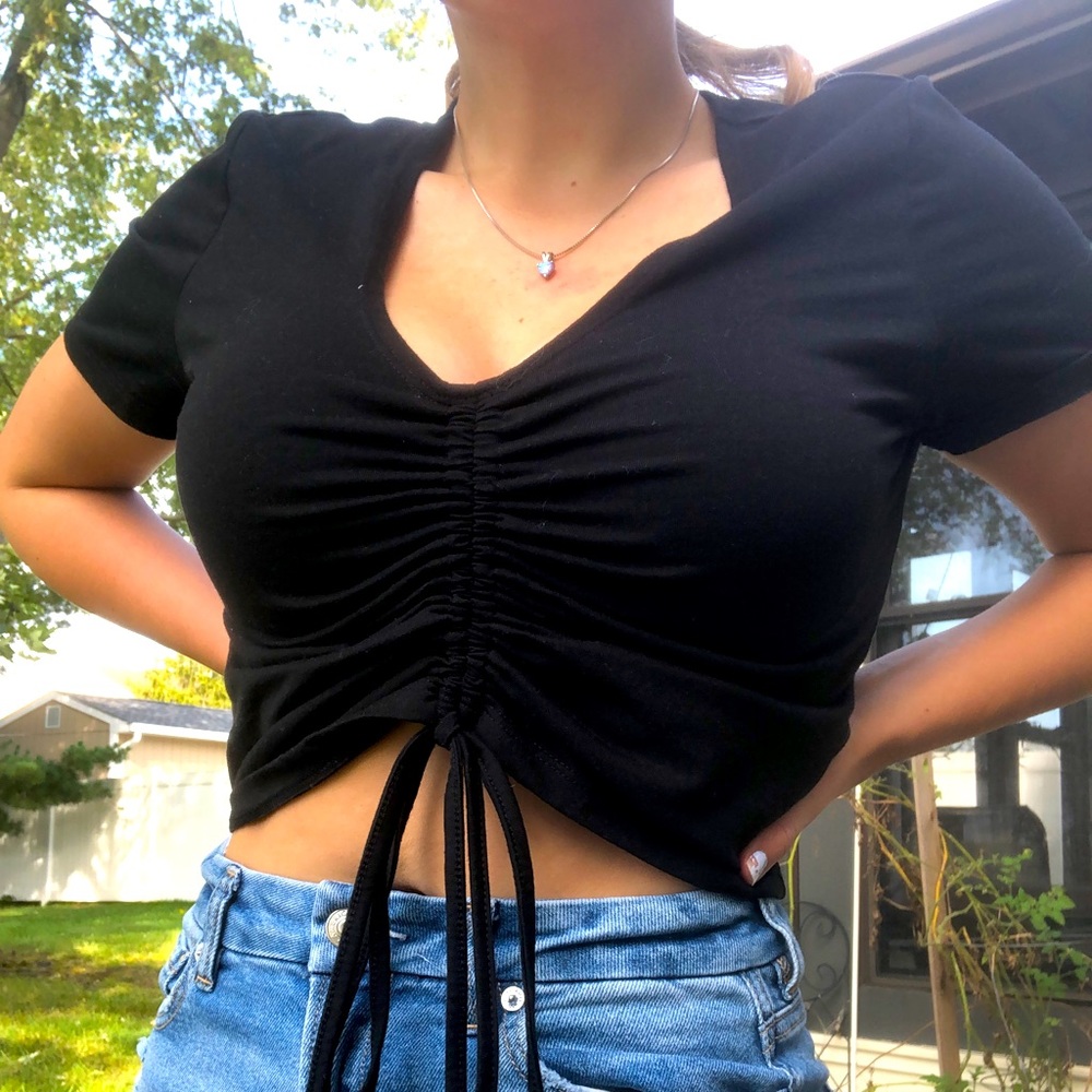 Size M Black Adjustable Crop Top